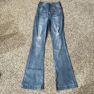 Womens high waste flare jeans. YMI. Size 3/26.bLight wash